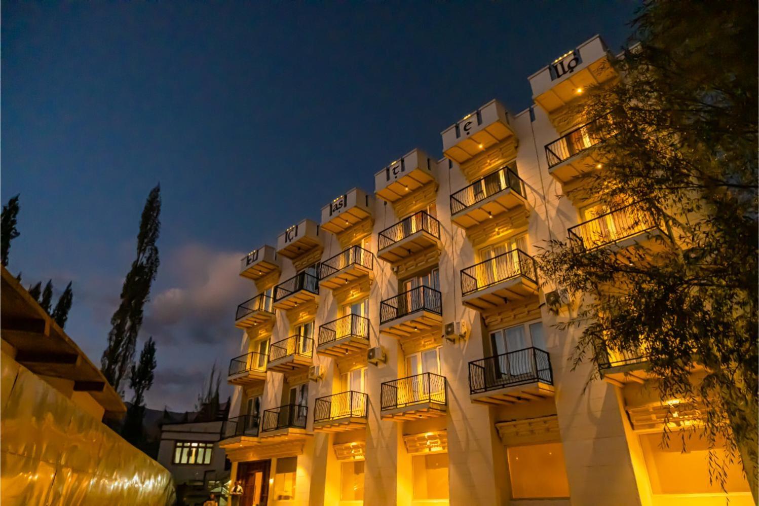 Hotel El Castello Léh Exteriér fotografie