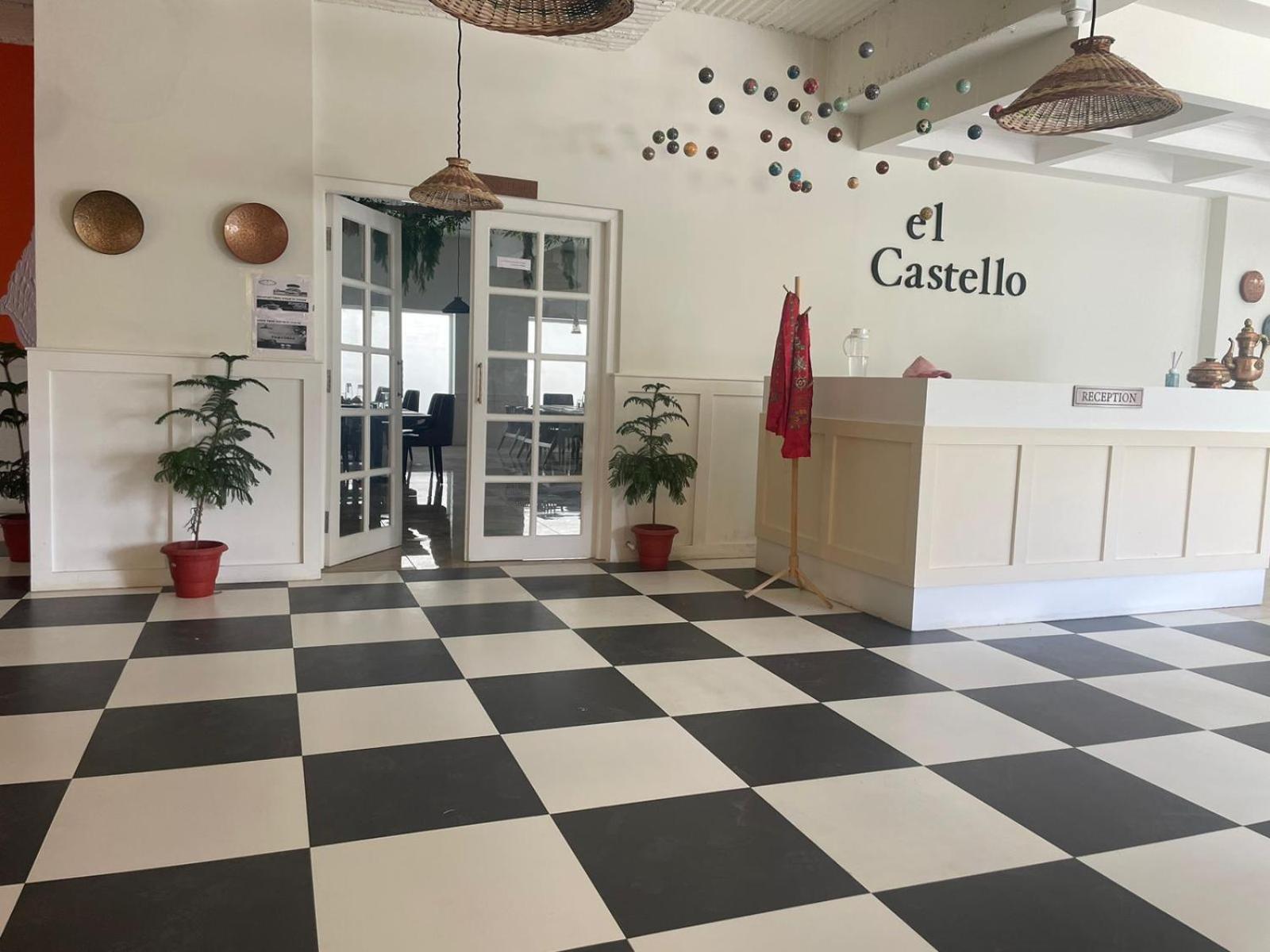 Hotel El Castello Léh Exteriér fotografie